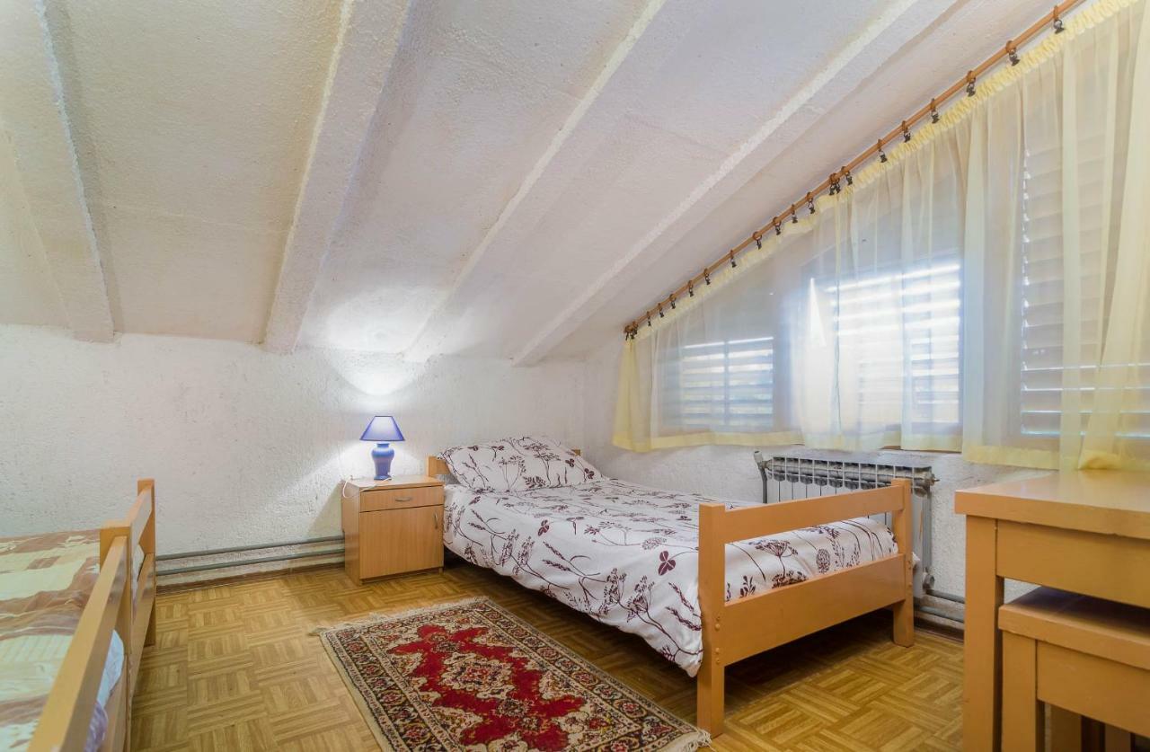 Apartments Marija & Pepa ロヴィニ エクステリア 写真